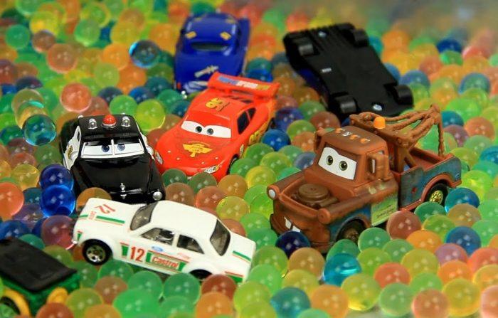 Дети очень любят играть орбизами