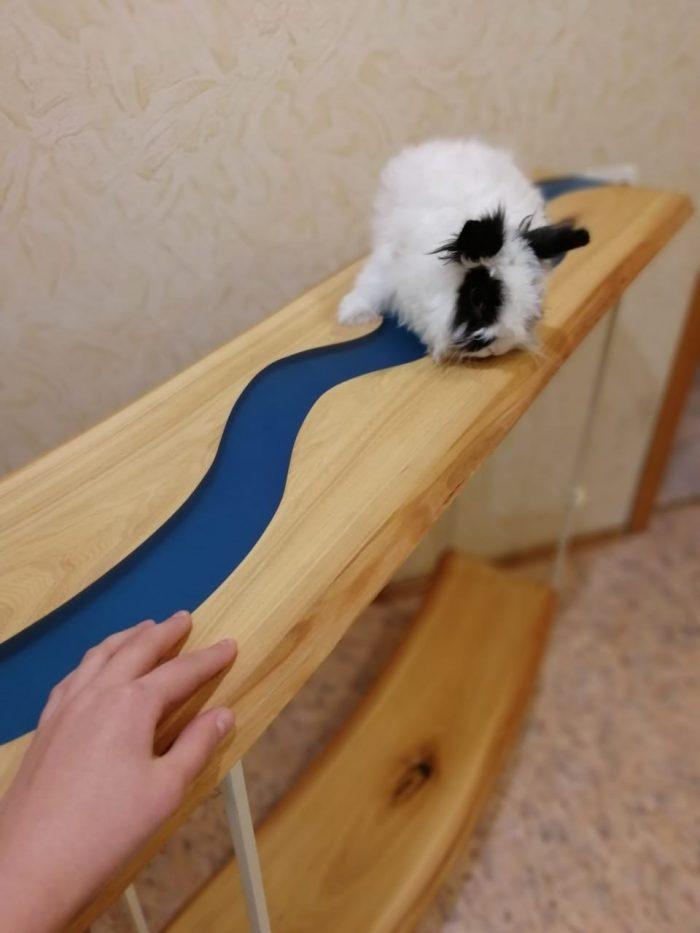 Готовый стол ручей из слэбов и эпоксидки