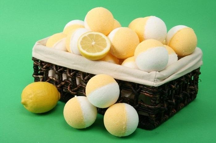 Комбинируя цвета, можно сделать яркие и красивые «шипучки»