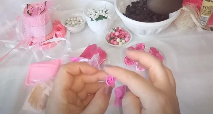 Создание цветов для декора