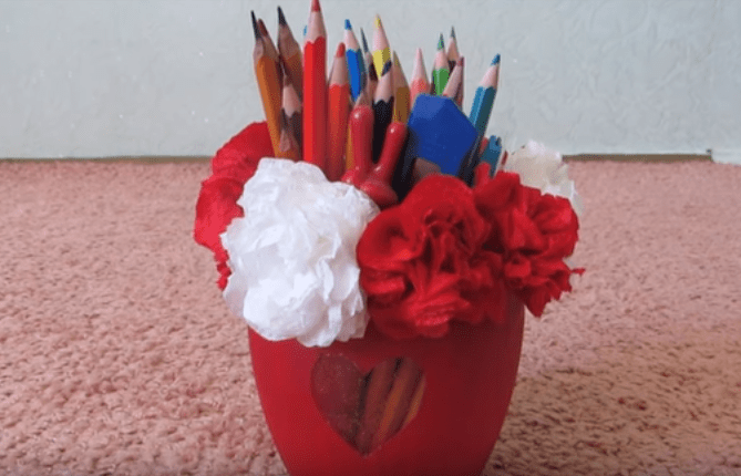 Карандашница из стеклянной банки